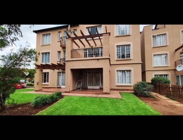 2 BEDROOM APARTMENT FOR SALE IN CASTLEVIEW